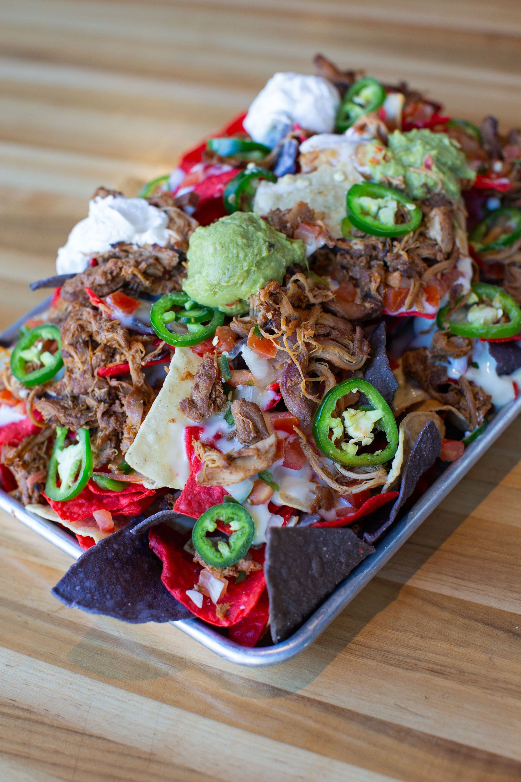 DEEP-DISH CHICKEN NACHOS